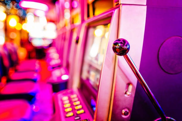 Live Lightning Roulette wheel with multiplier display on harum777 platform